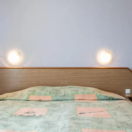 Hrizantema Szálloda 4*