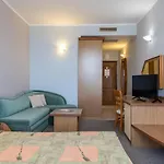 Hrizantema Hotell Slăntjev Brjag
