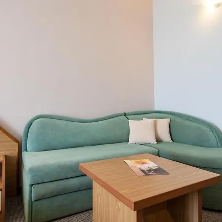 Hrizantema Σάνι Μπιτς