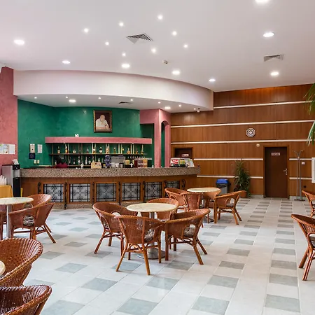 Ξενοδοχείο Hrizantema 4*