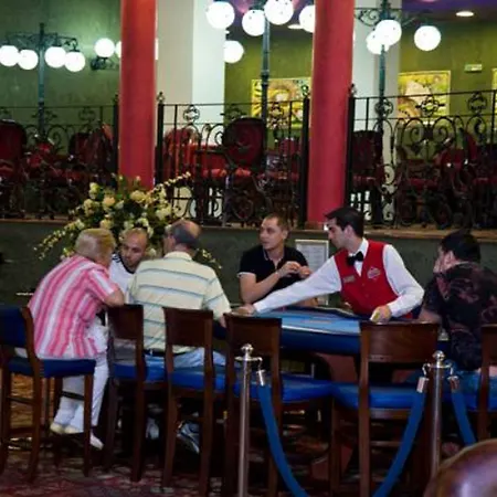 فندق Hrizantema 4*