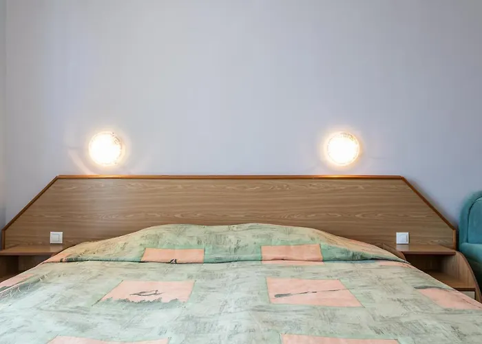 Hrizantema Hotell 4*