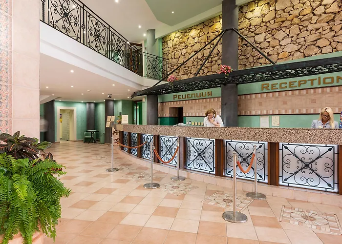 ホテル Hrizantema