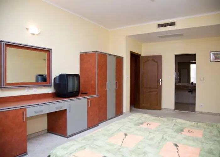 Hrizantema فندق ساني بيتش